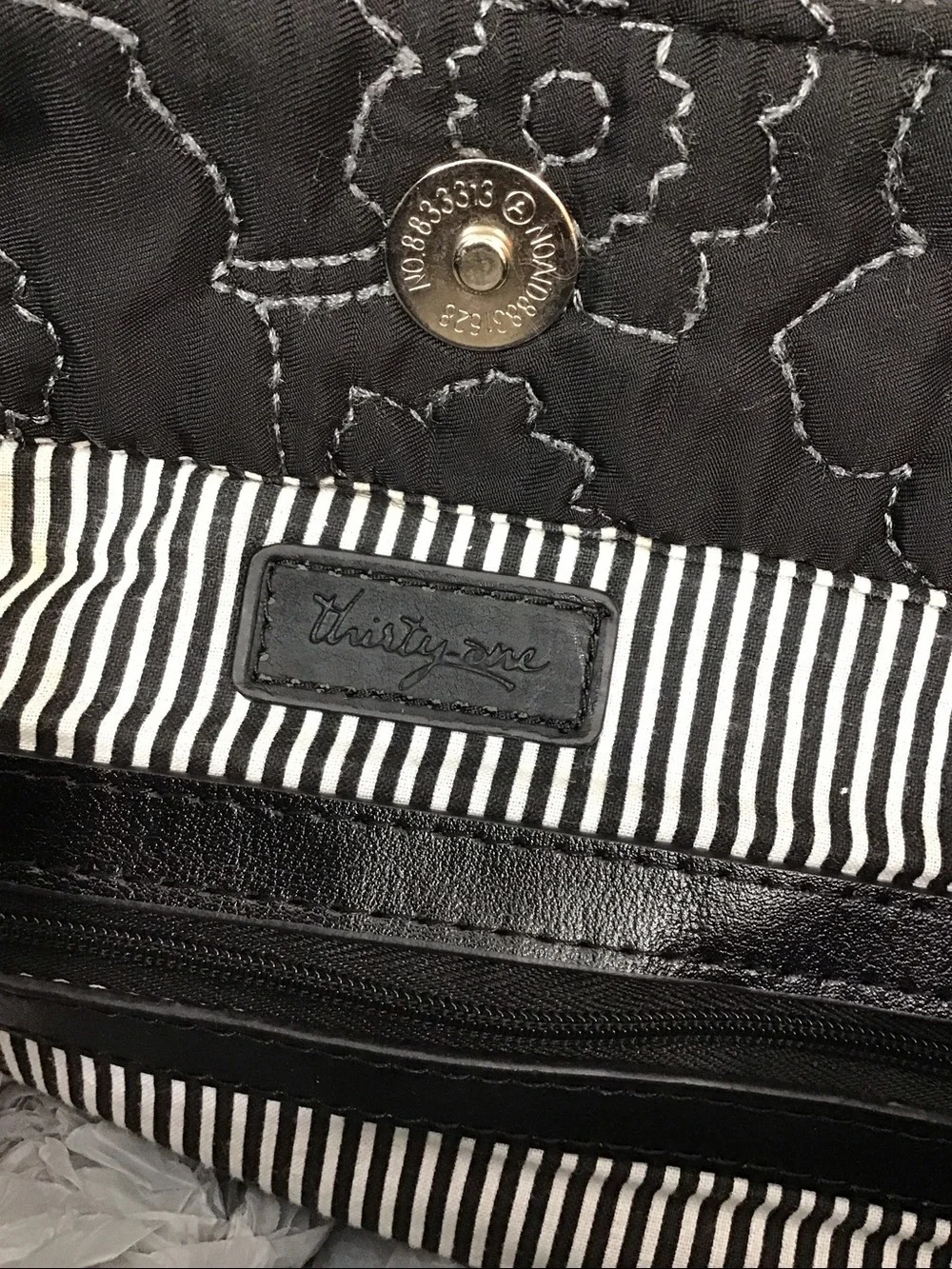 Thirty One quilted 5th Ave poppy hobo shoulder bag